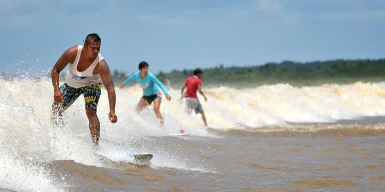 Dongeng dan Mitos Asal Usul Gelombang Bono di Sungai Kampar, Propinsi Riau